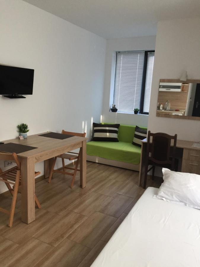 Ferienwohnung Studio Betty Burgas City Exterior foto